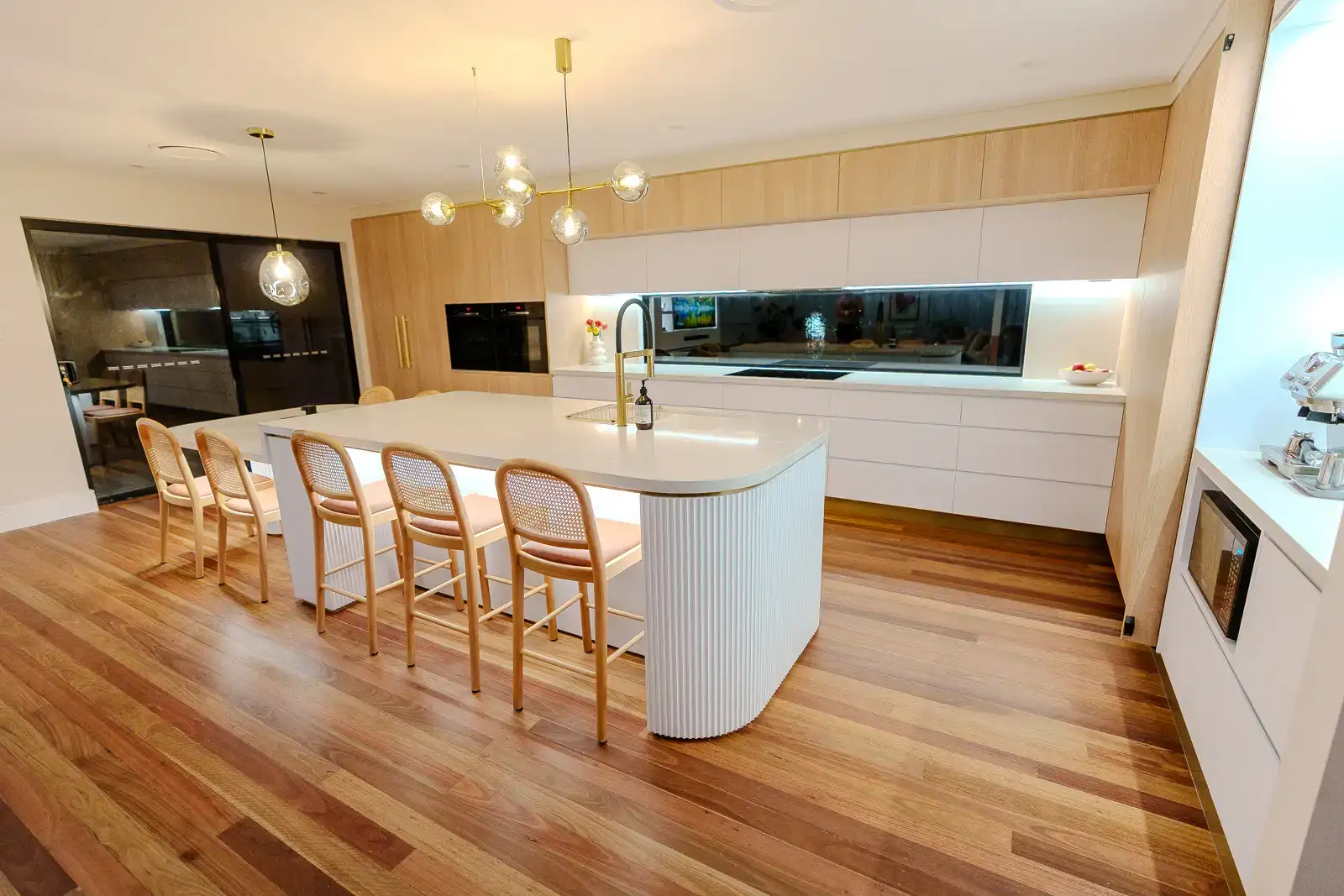 A7407001_optimized_optimized